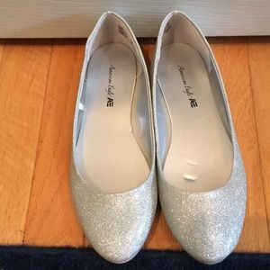 NWOT American Eagle silver flats